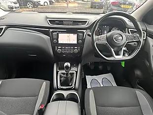 Used 2019 Nissan Qashqai Acenta Premium Red - Interior and Exterior details 10