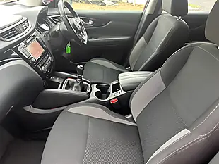 Used 2019 Nissan Qashqai Acenta Premium Red - Interior and Exterior details 12