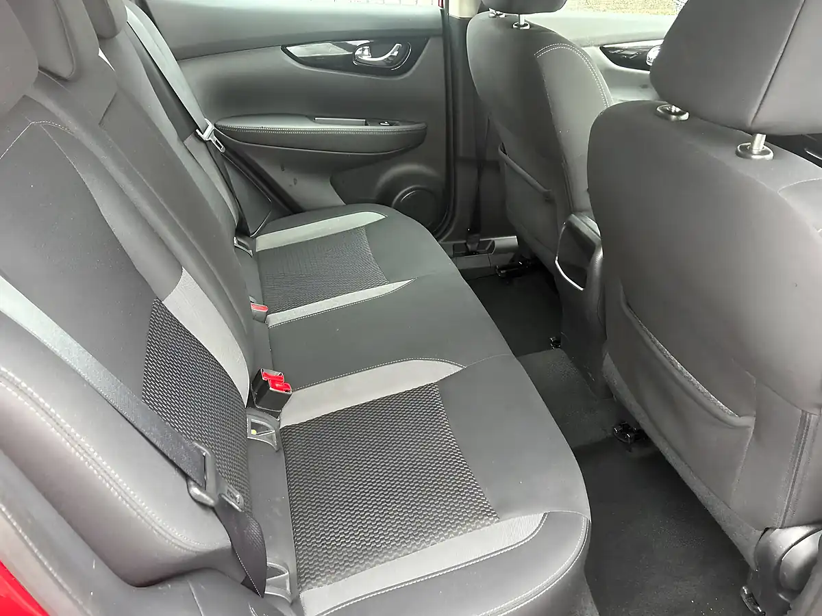 Used 2019 Nissan Qashqai Acenta Premium Red - Interior and Exterior details 14
