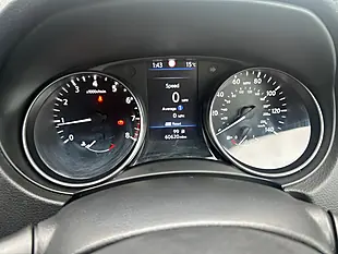Used 2019 Nissan Qashqai Acenta Premium Red - Interior and Exterior details 15