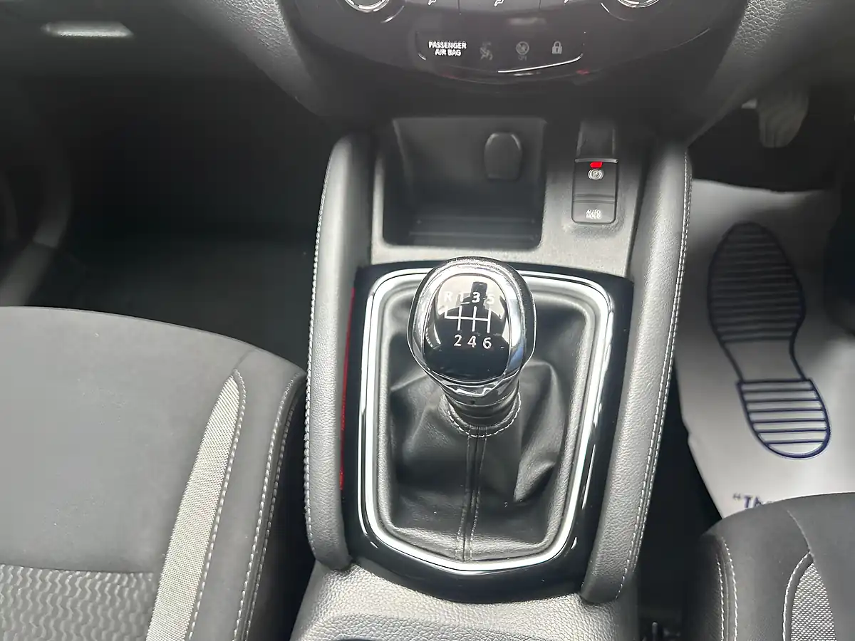 Used 2019 Nissan Qashqai Acenta Premium Red - Interior and Exterior details 17