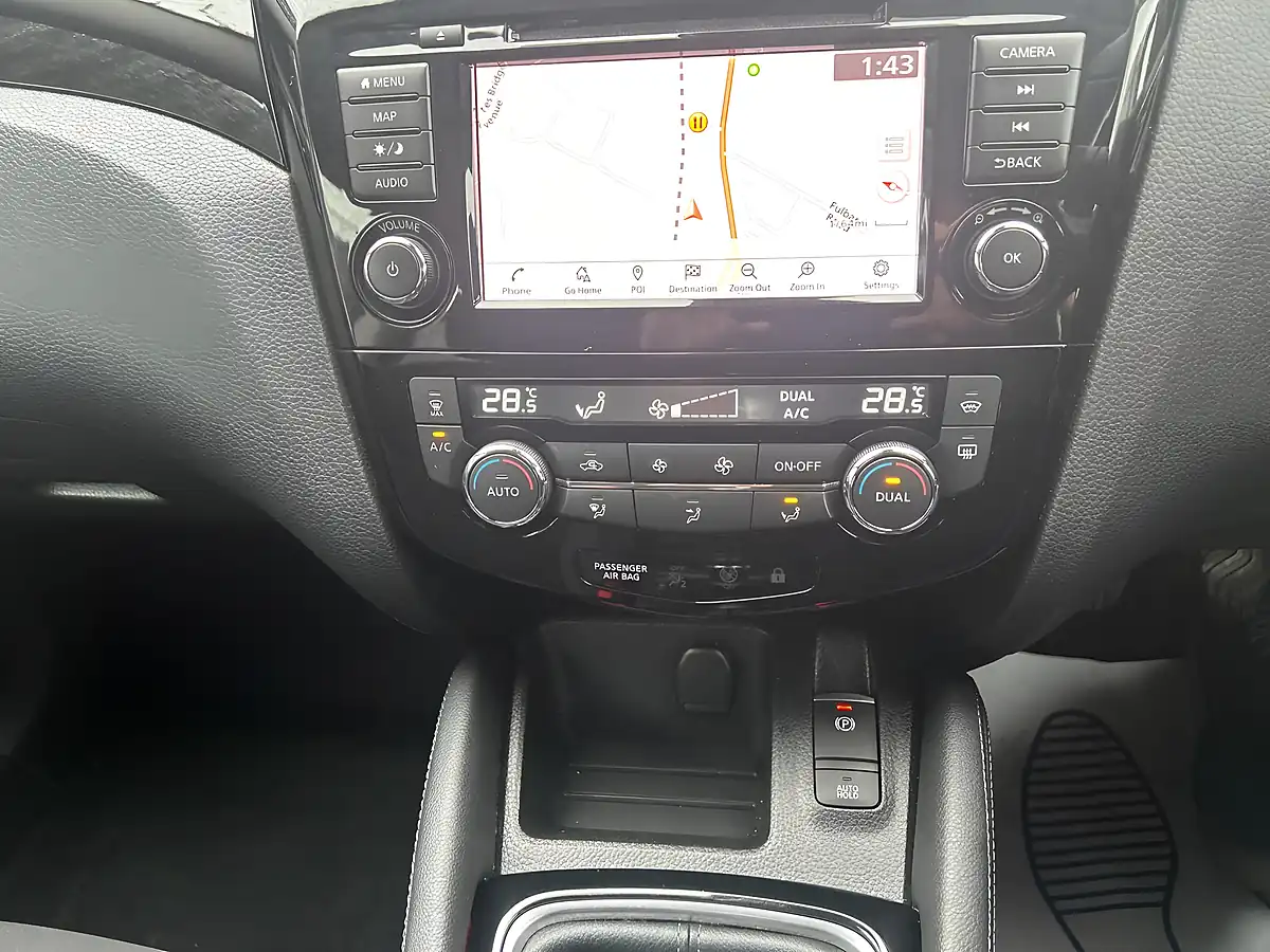 Used 2019 Nissan Qashqai Acenta Premium Red - Interior and Exterior details 18
