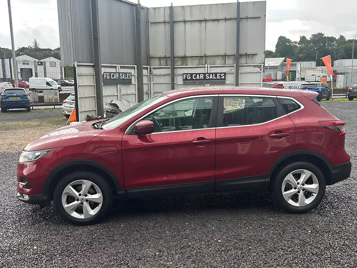 Used 2019 Nissan Qashqai Acenta Premium Red - Interior and Exterior details 2