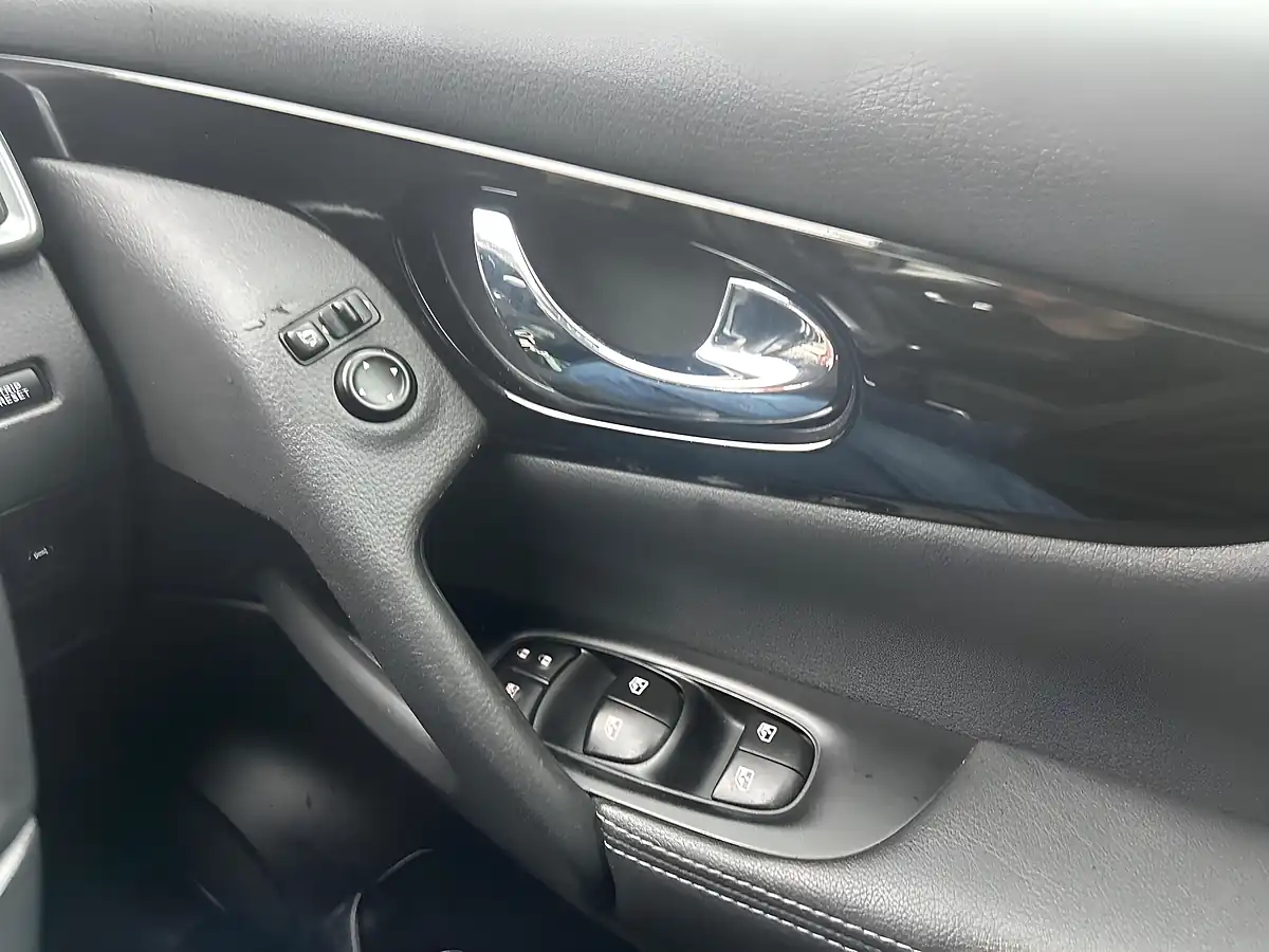 Used 2019 Nissan Qashqai Acenta Premium Red - Interior and Exterior details 20
