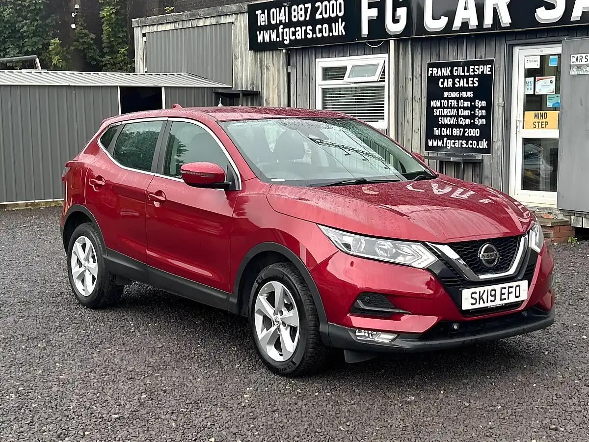Used 2019 Nissan Qashqai Acenta Premium Red - Interior and Exterior details 3