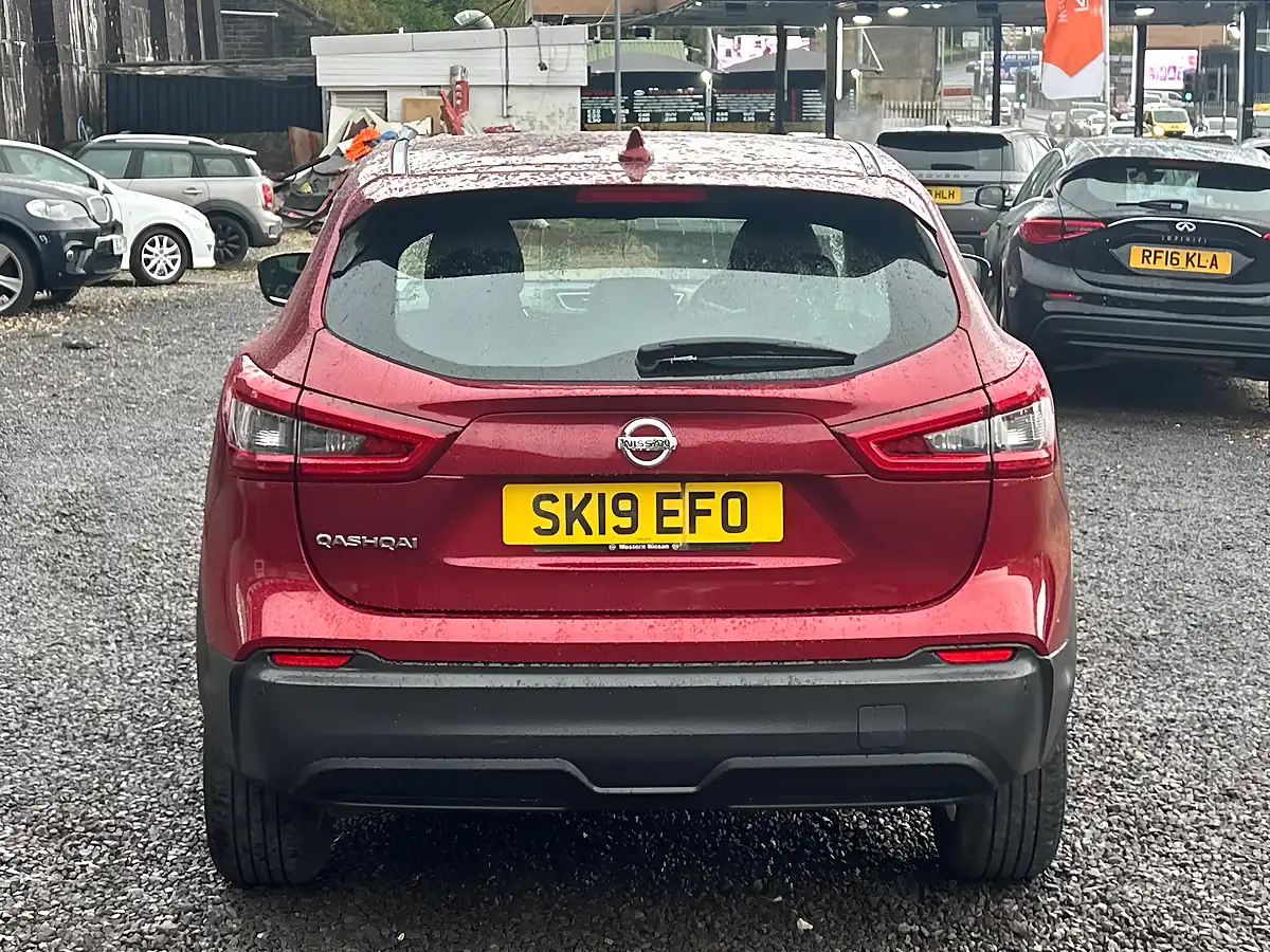 Used 2019 Nissan Qashqai Acenta Premium Red - Interior and Exterior details 6