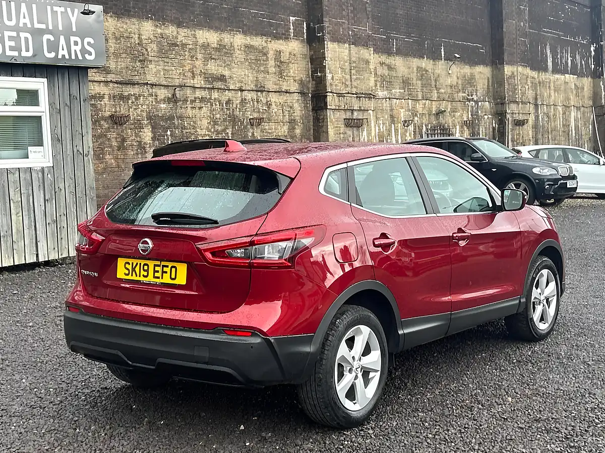 Used 2019 Nissan Qashqai Acenta Premium Red - Interior and Exterior details 7