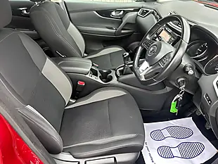 Used 2019 Nissan Qashqai Acenta Premium Red - Interior and Exterior details 8