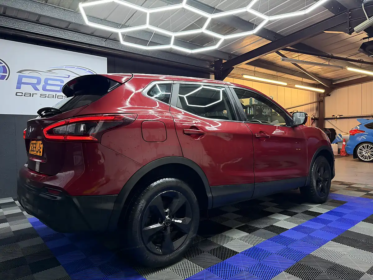 Used 2019 Nissan Qashqai Acenta Premium Red - Interior and Exterior details 11