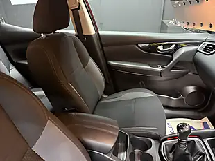 Used 2019 Nissan Qashqai Acenta Premium Red - Interior and Exterior details 13