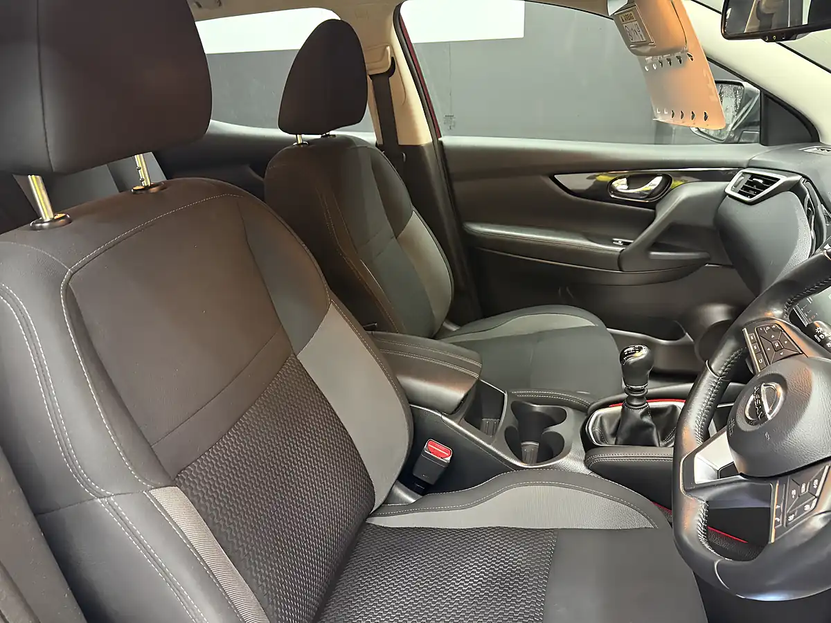 Used 2019 Nissan Qashqai Acenta Premium Red - Interior and Exterior details 14