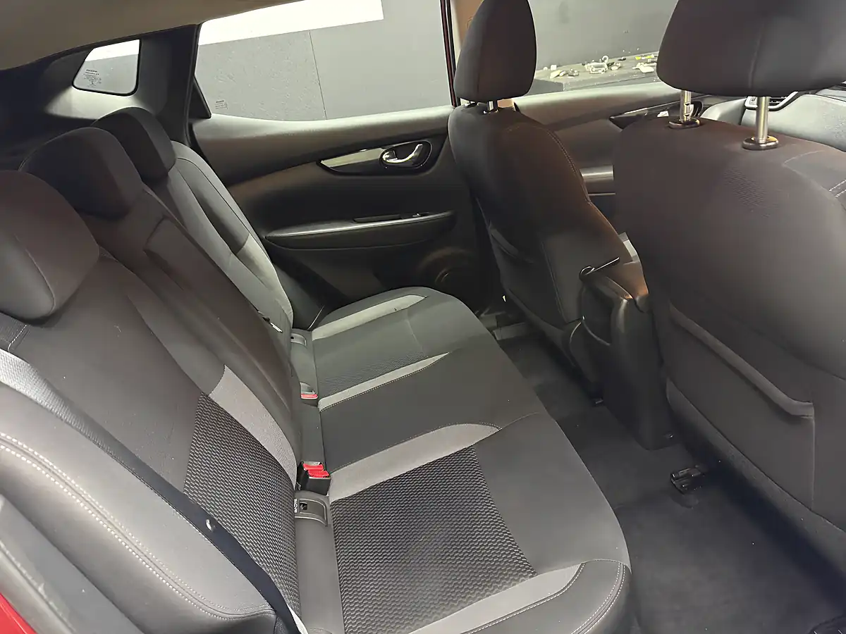 Used 2019 Nissan Qashqai Acenta Premium Red - Interior and Exterior details 15