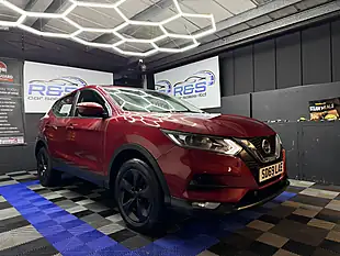 Used 2019 Nissan Qashqai Acenta Premium Red - Interior and Exterior details 2