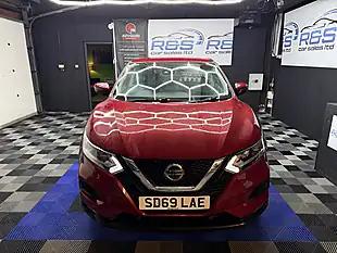 Used 2019 Nissan Qashqai Acenta Premium Red - Interior and Exterior details 3