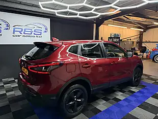 Used 2019 Nissan Qashqai Acenta Premium Red - Interior and Exterior details 8