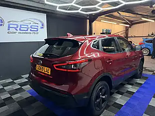 Used 2019 Nissan Qashqai Acenta Premium Red - Interior and Exterior details 9