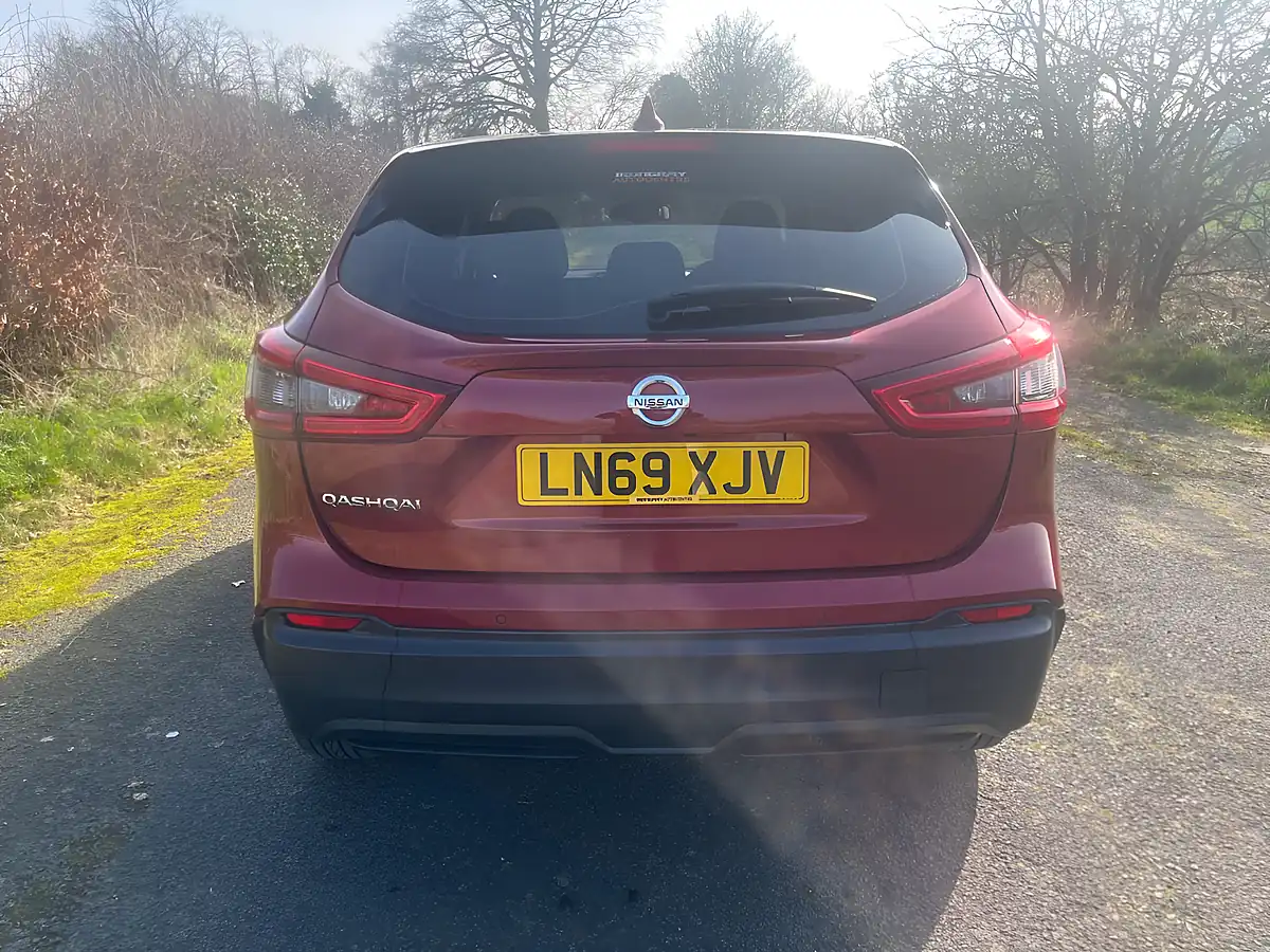 Used 2019 Nissan Qashqai Acenta Premium Red - Interior and Exterior details 4