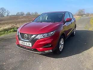 Used 2019 Nissan Qashqai Acenta Premium Red - Interior and Exterior details 5
