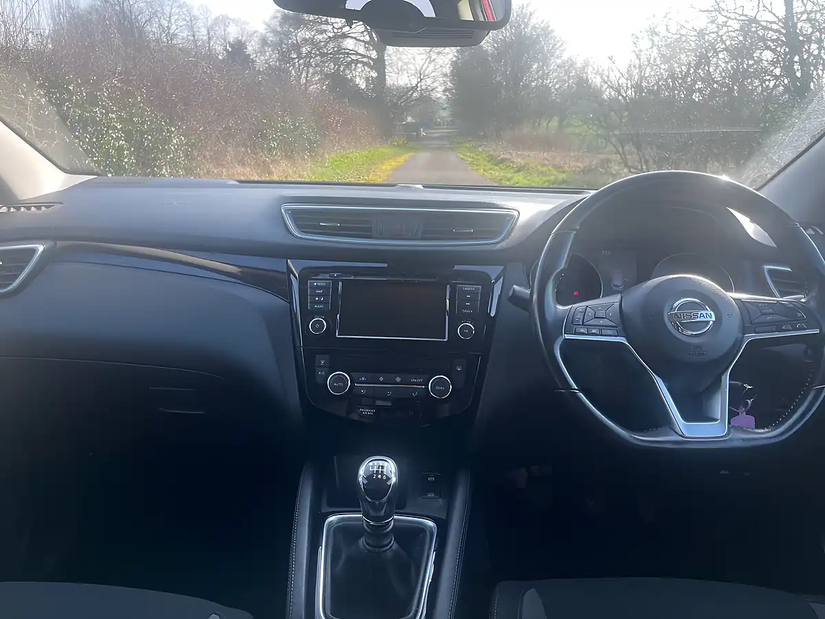 Used 2019 Nissan Qashqai Acenta Premium Red - Interior and Exterior details 9