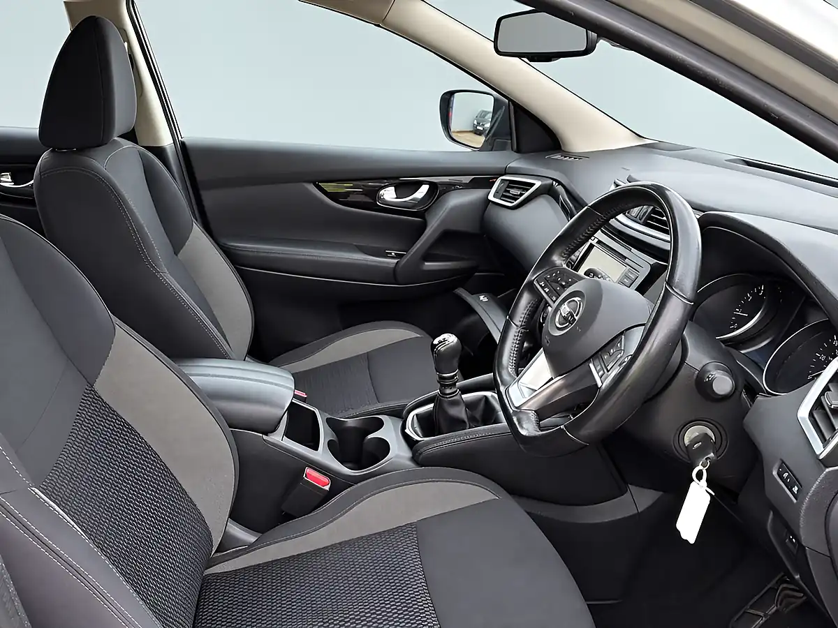 Used 2019 Nissan Qashqai Acenta Premium Silver - Interior and Exterior details 2