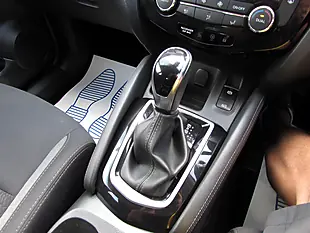 Used 2019 Nissan Qashqai Acenta Premium Silver - Interior and Exterior details 16