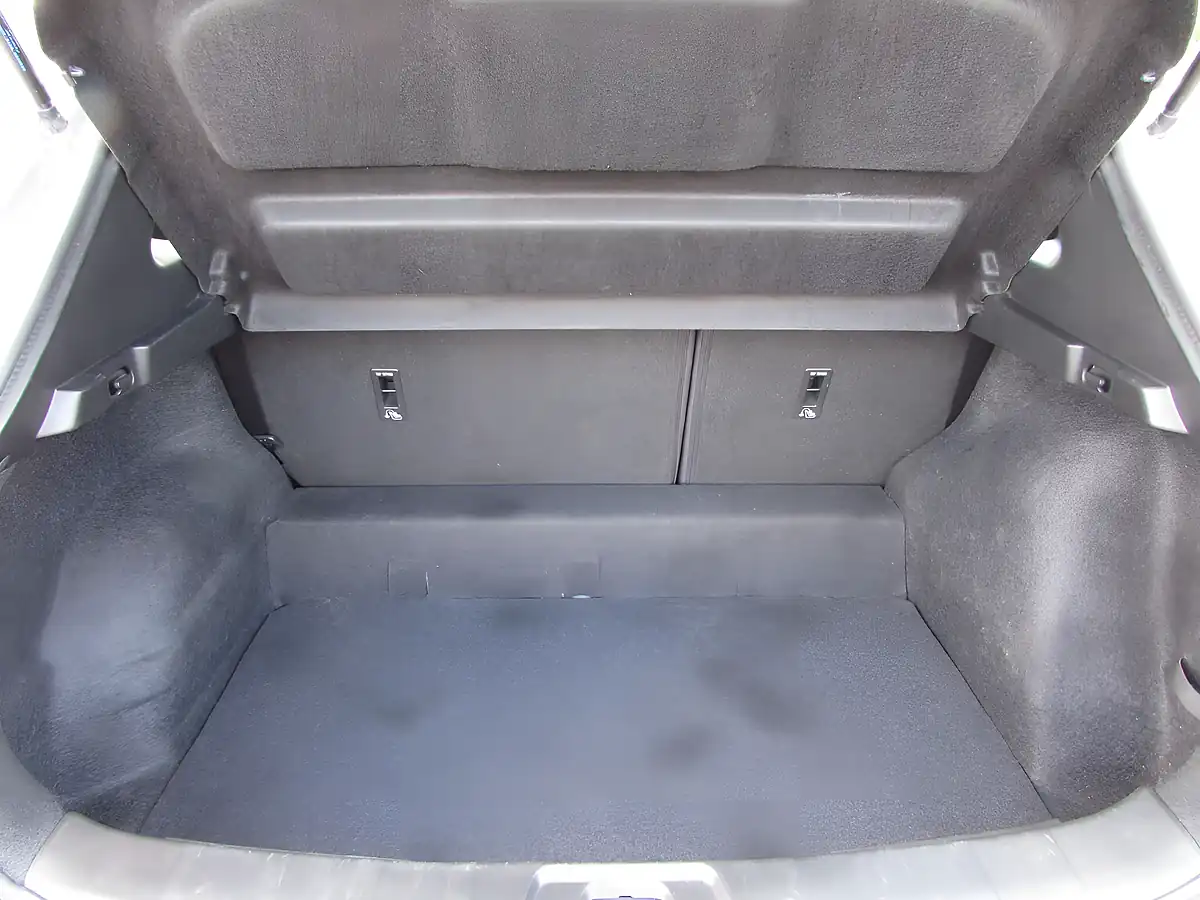 Used 2019 Nissan Qashqai Acenta Premium Silver - Interior and Exterior details 20