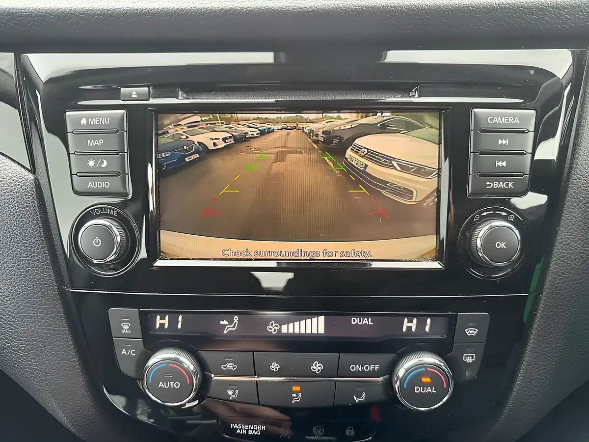 Used 2019 Nissan Qashqai Acenta Premium White - Interior and Exterior details 10