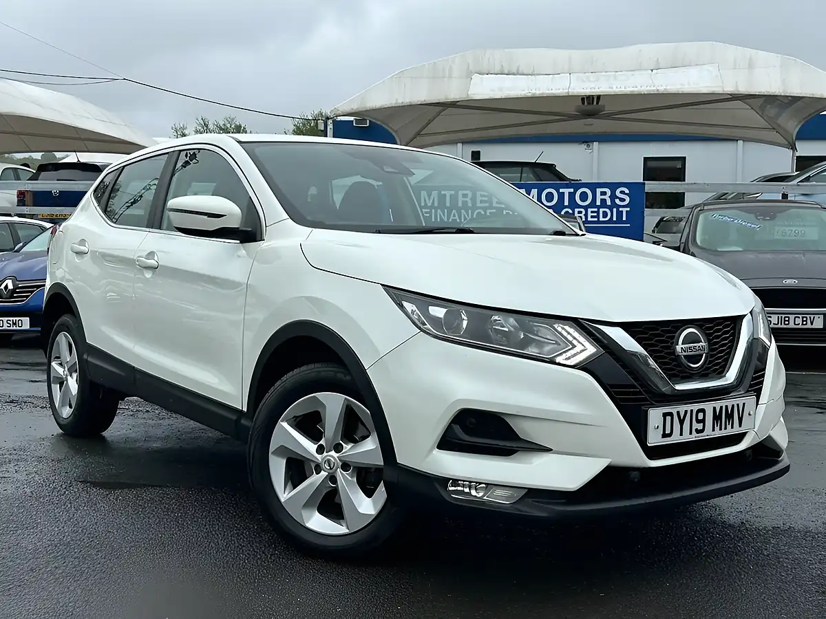 Used 2019 Nissan Qashqai Acenta Premium White - Interior and Exterior details 11