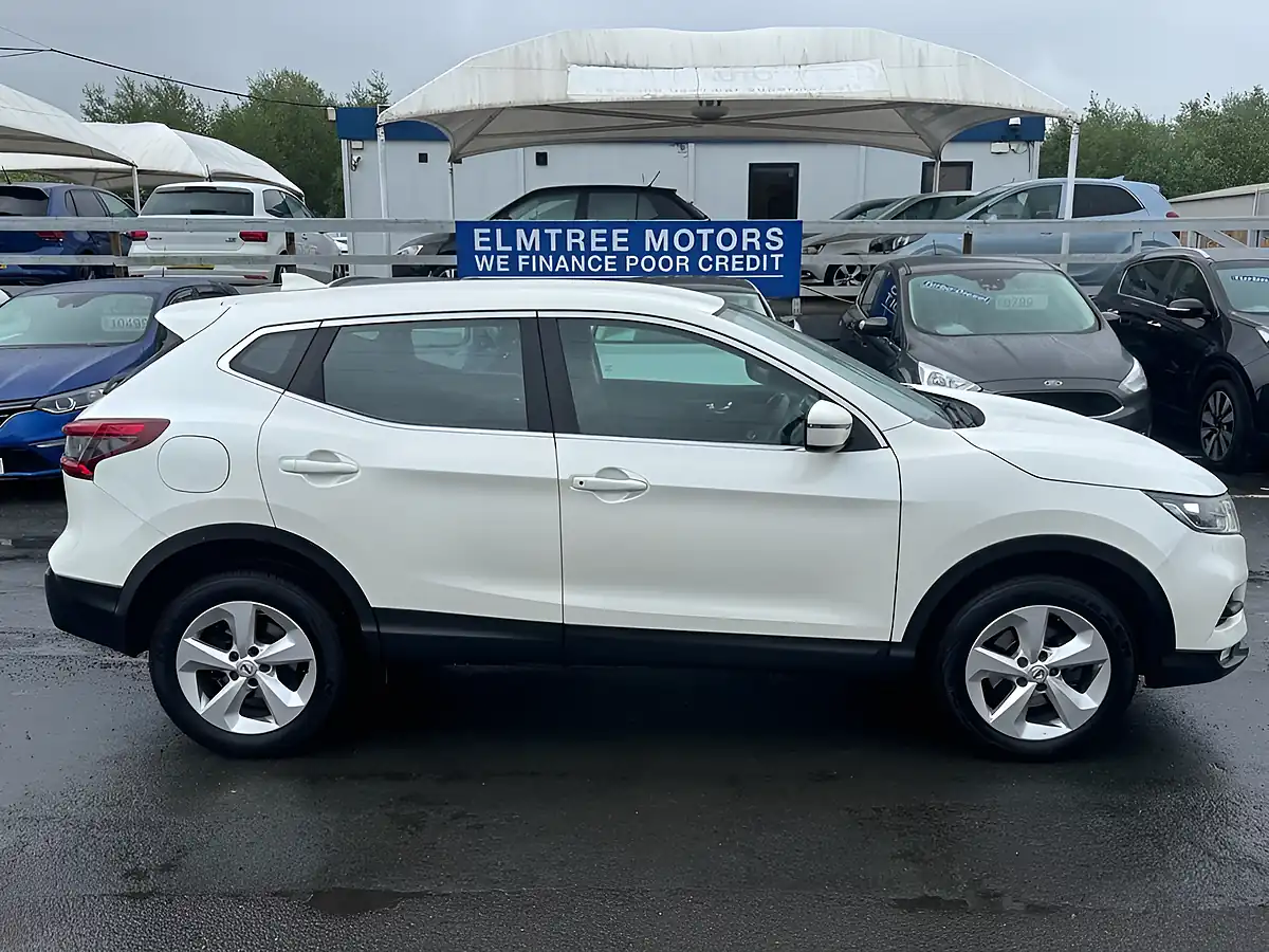 Used 2019 Nissan Qashqai Acenta Premium White - Interior and Exterior details 13