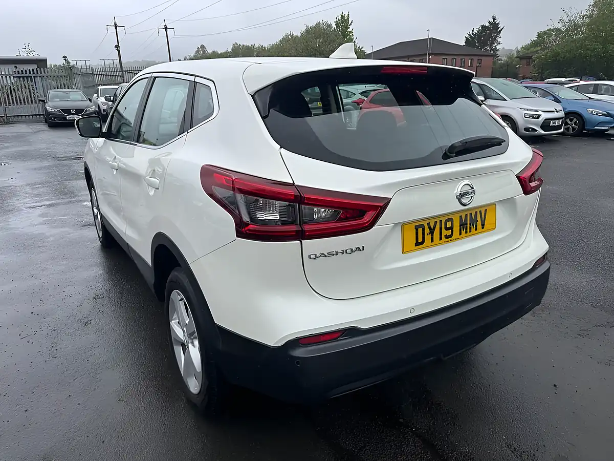 Used 2019 Nissan Qashqai Acenta Premium White - Interior and Exterior details 14