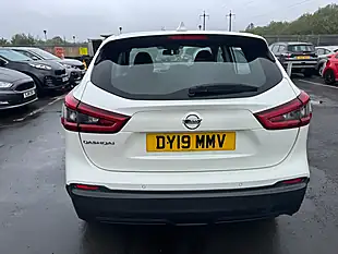 Used 2019 Nissan Qashqai Acenta Premium White - Interior and Exterior details 17
