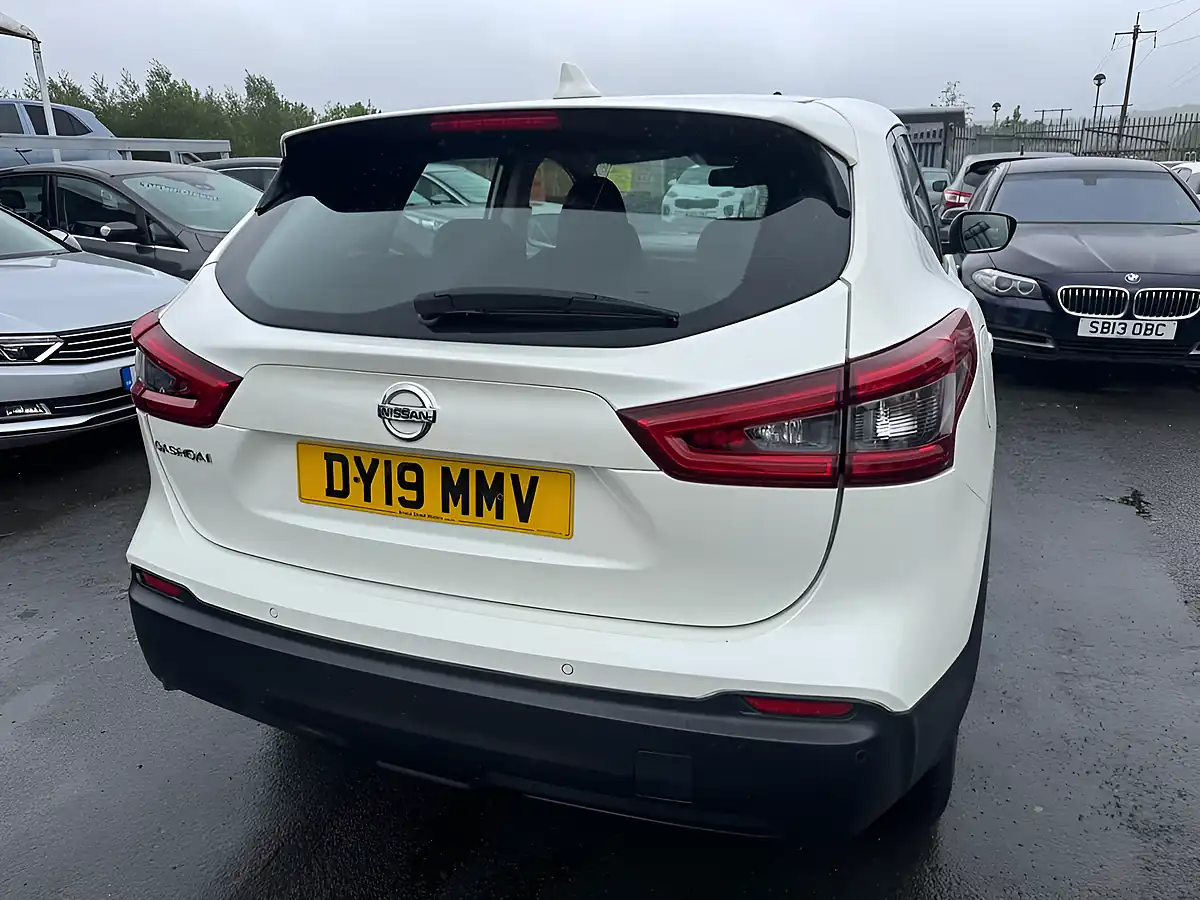 Used 2019 Nissan Qashqai Acenta Premium White - Interior and Exterior details 19