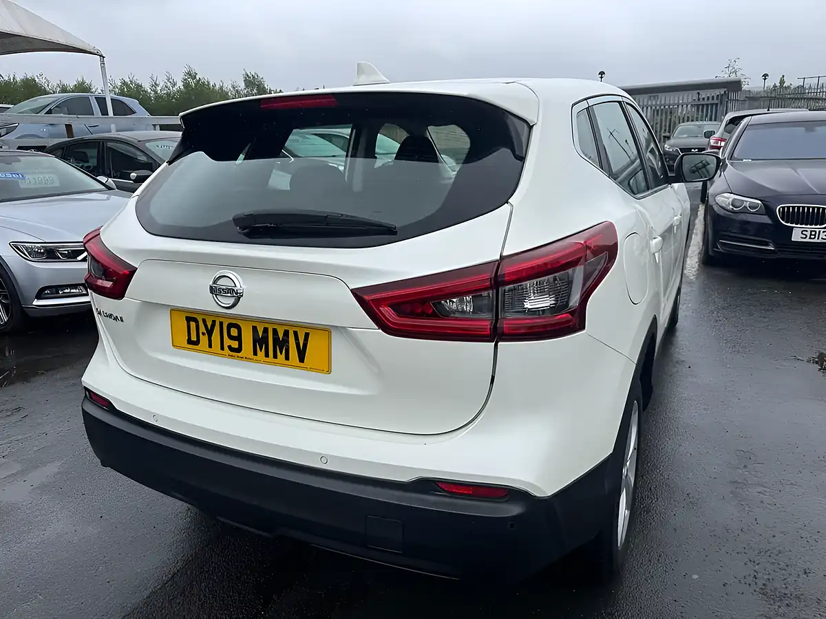 Used 2019 Nissan Qashqai Acenta Premium White - Interior and Exterior details 20
