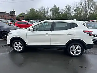Used 2019 Nissan Qashqai Acenta Premium White - Interior and Exterior details 4
