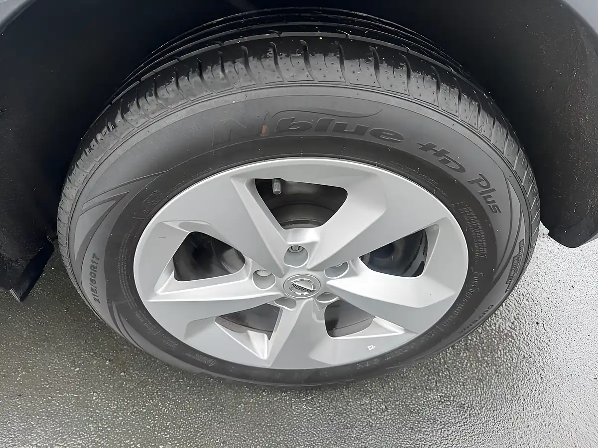 Used 2019 Nissan Qashqai Acenta Premium White - Interior and Exterior details 5