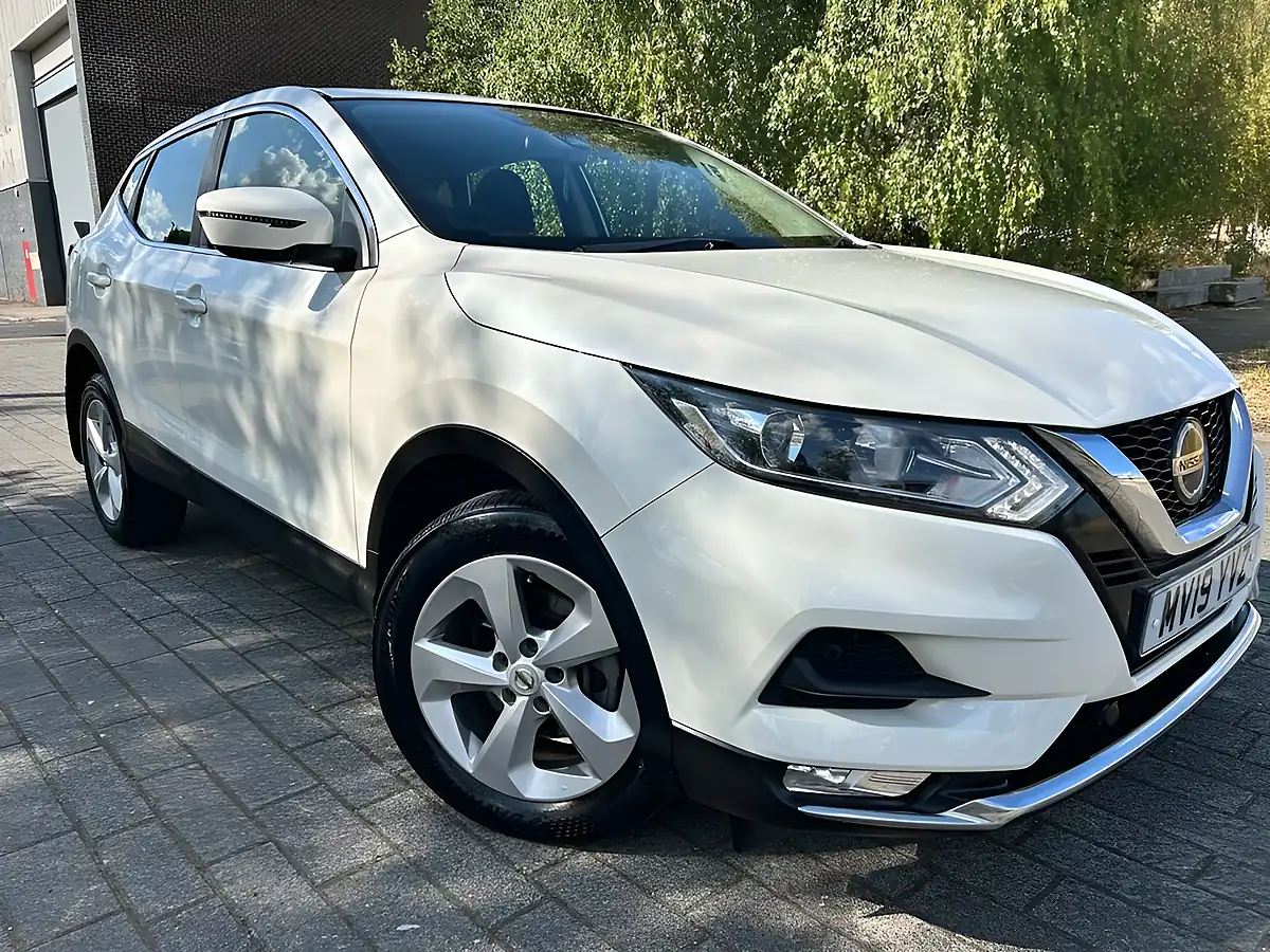 Used 2019 Nissan Qashqai Acenta Premium White - Front View