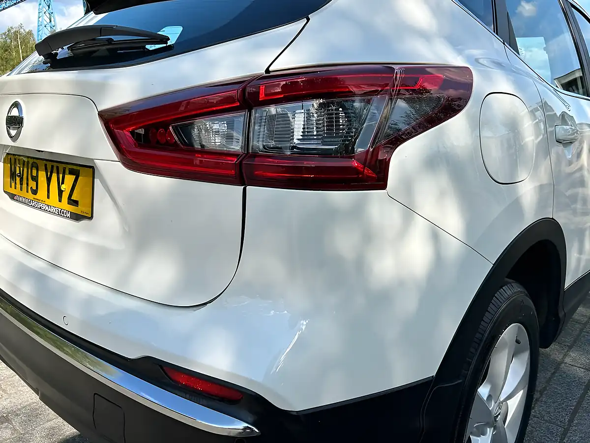 Used 2019 Nissan Qashqai Acenta Premium White - Interior and Exterior details 11