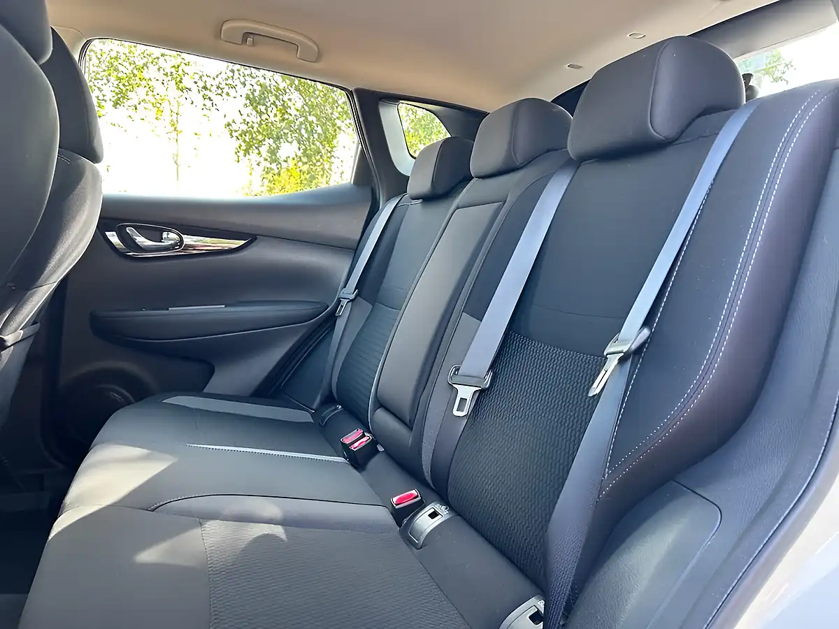 Used 2019 Nissan Qashqai Acenta Premium White - Interior and Exterior details 14