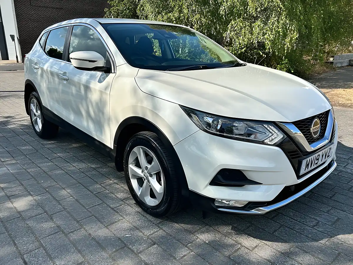 Used 2019 Nissan Qashqai Acenta Premium White - Interior and Exterior details 7