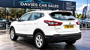 Used 2019 Nissan Qashqai Acenta Premium White - Interior and Exterior details 5