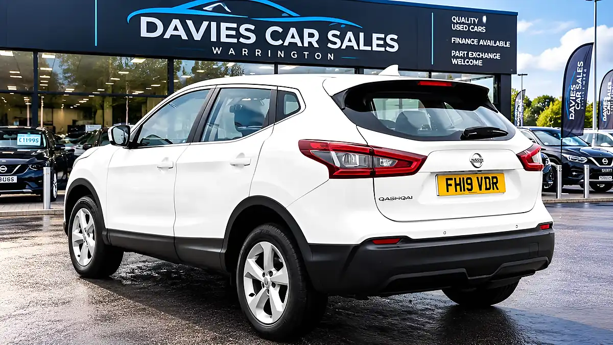 Used 2019 Nissan Qashqai Acenta Premium White - Interior and Exterior details 5