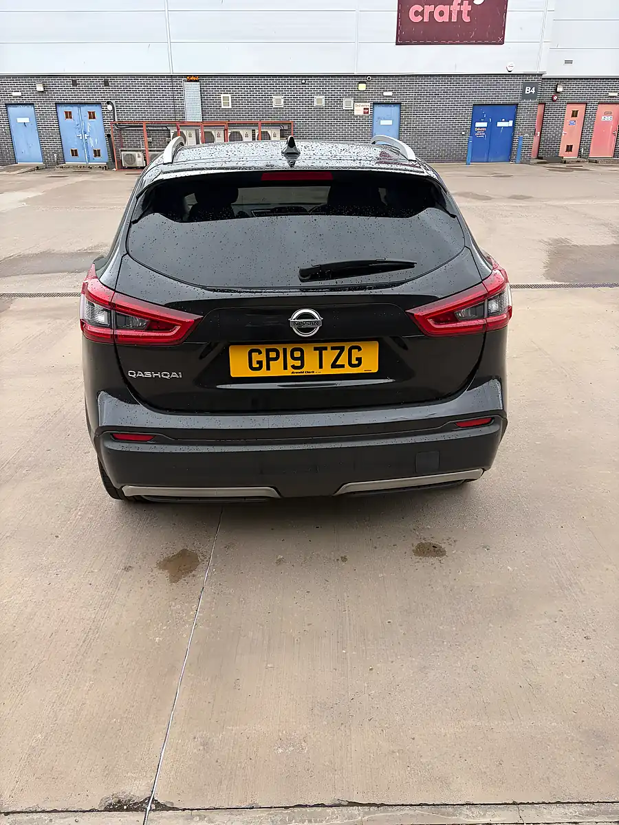 Used 2019 Nissan Qashqai N-Connecta Black - Interior and Exterior details 4