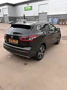 Used 2019 Nissan Qashqai N-Connecta Black - Interior and Exterior details 5
