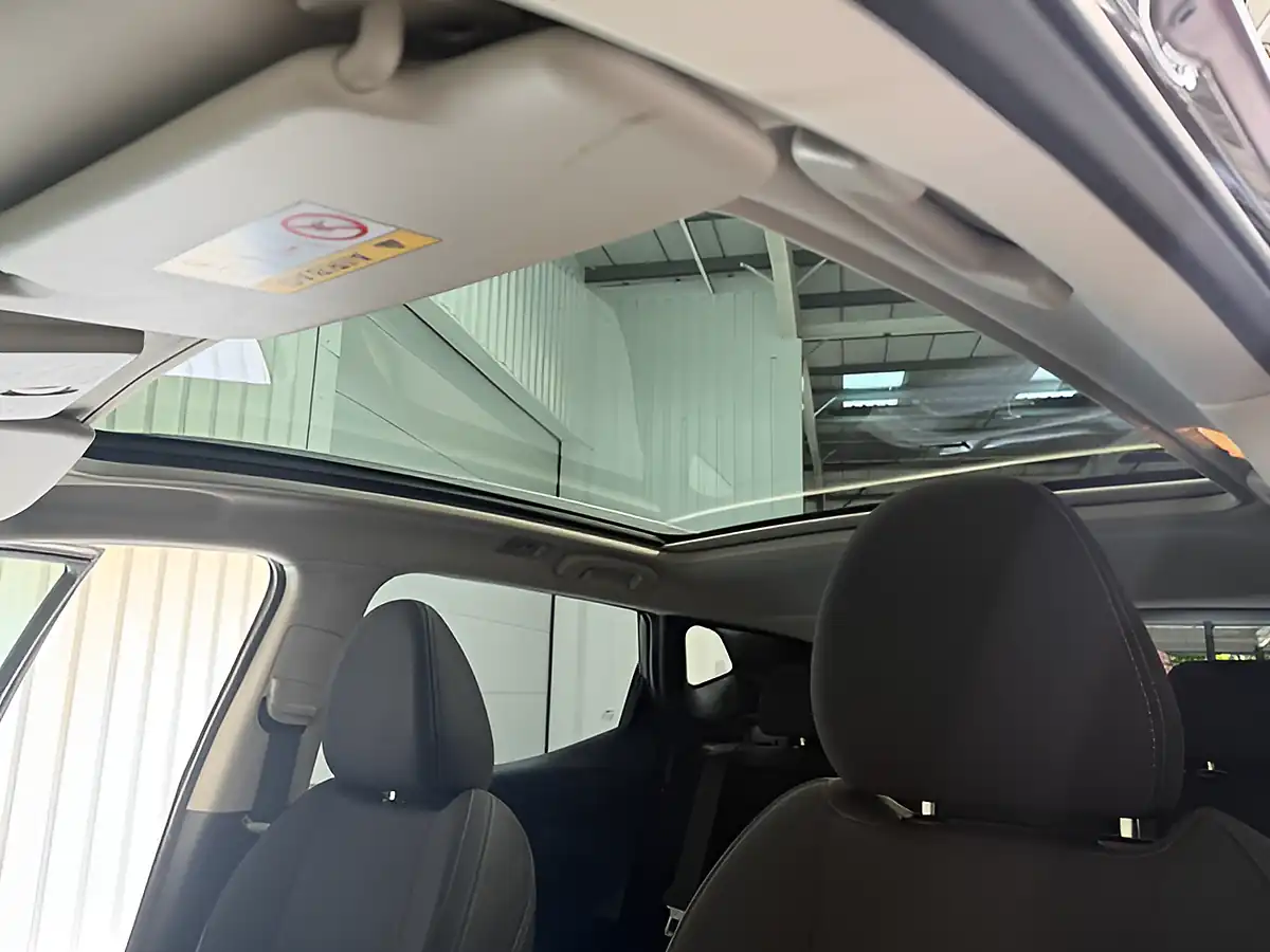 Used 2019 Nissan Qashqai N-Connecta Black - Interior and Exterior details 10