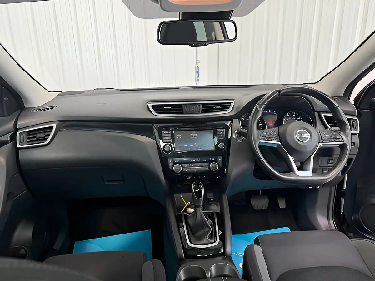 Used 2019 Nissan Qashqai N-Connecta Black - Interior and Exterior details 12