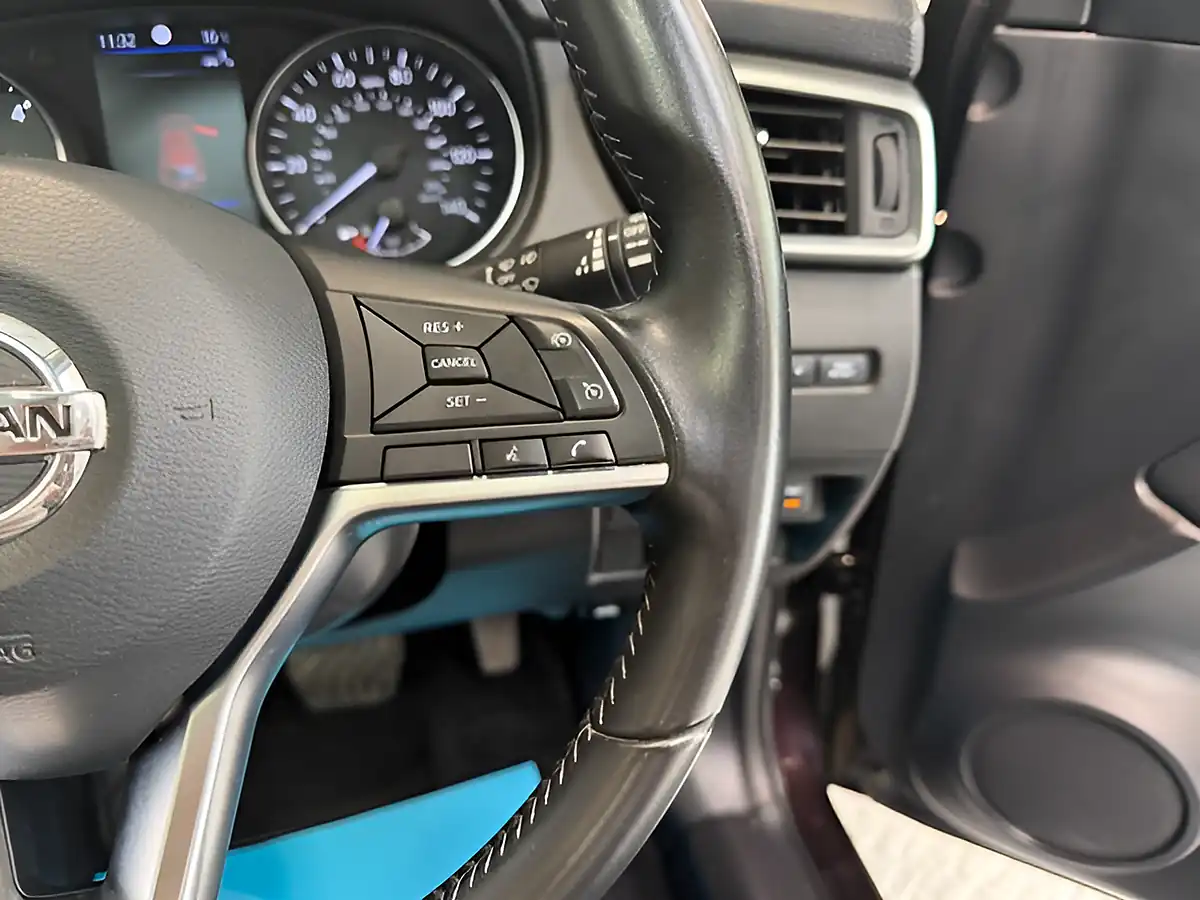 Used 2019 Nissan Qashqai N-Connecta Black - Interior and Exterior details 14