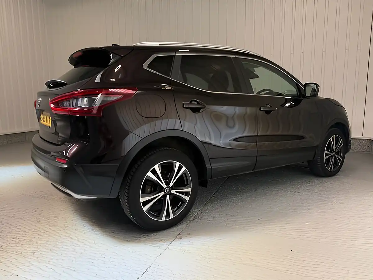 Used 2019 Nissan Qashqai N-Connecta Black - Interior and Exterior details 6