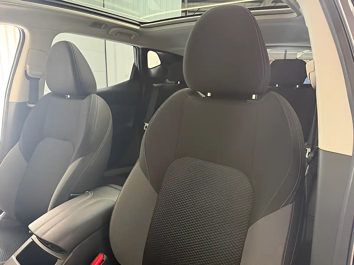 Used 2019 Nissan Qashqai N-Connecta Black - Interior and Exterior details 9