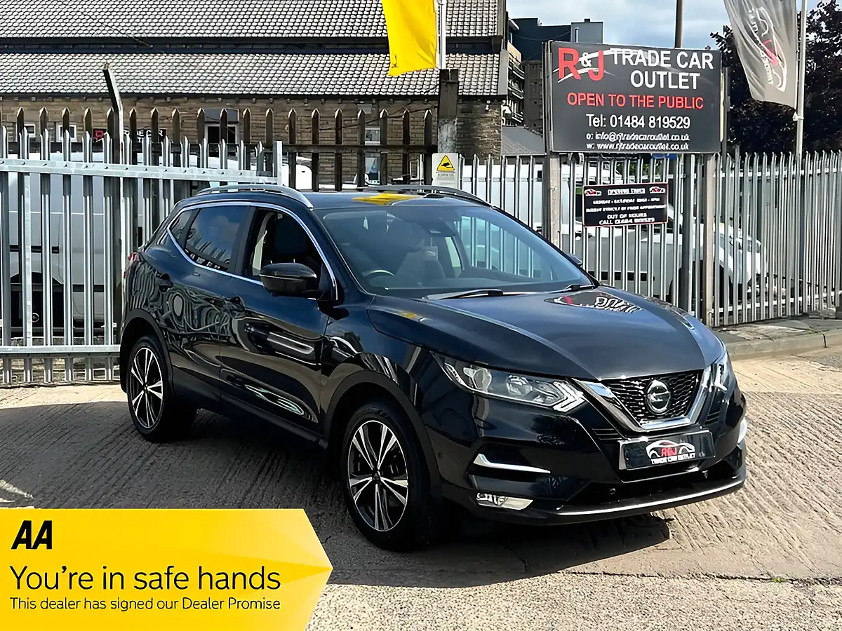 Used 2019 Nissan Qashqai N-Connecta Black - Front View