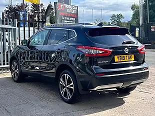 Used 2019 Nissan Qashqai N-Connecta Black - Interior and Exterior details 10